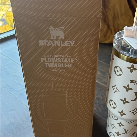 Stanley tumbler water bottle brand new - Picture 3 of 4